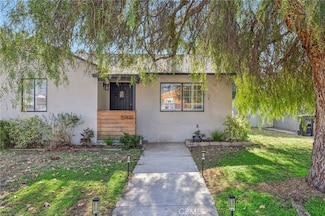 15900 Valerio St, van Nuys, CA 91406