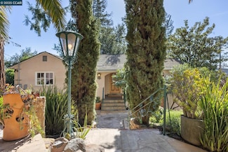 40 Las Palomas, Orinda, CA 94563