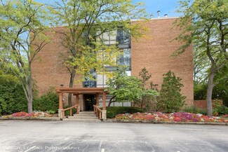 1833 Four Lakes Ave Unit 1F, Lisle, IL 60532