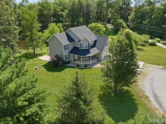 515 Stevenson Dr, Pocahontas, IL 62275