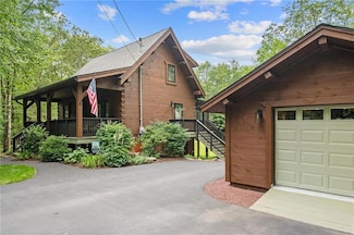 34 White Oak Ln, Jim Thorpe, PA 18229