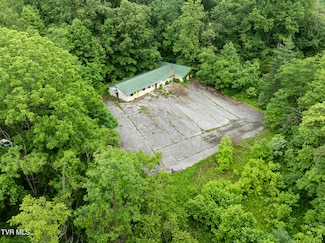 231 Vfw Trail, Pennington Gap, VA 24277