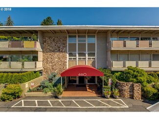 4460 SW Scholls Ferry Rd Unit 24, Portland, OR 97225