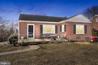 1218 Diamond St, Akron, PA 17501