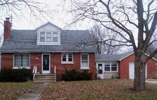 512 Belmont St, Hinckley, IL 60520