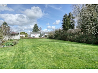 345 E 1st St Unit 2, Yamhill, OR 97148