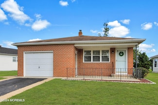 30 Roman St, Toms River, NJ 08757
