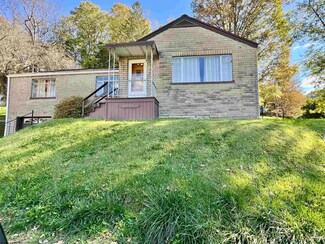 4221 Anderson St, Farmington, WV 26571