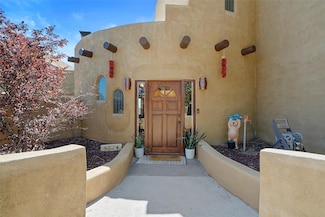 2 Agila Ct, White Rock, NM 87547