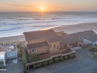 7045 Neptune Ave, Gleneden Beach, OR 97388