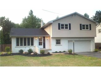 383 Brentwood Dr, Youngstown, NY 14174