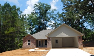 15 Indian Creek Rd, Fulton, MS 38843