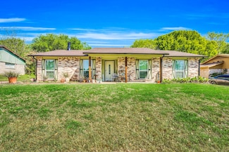 1241 High Meadow Ln, Lancaster, TX 75146