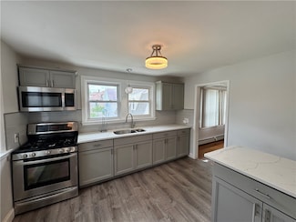101 Rutherglen Ave Unit 2, Providence, RI 02907
