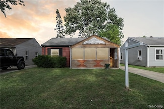6018 Harrison St, Garden City, MI 48135