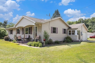 5468 Wellesley Dr, Jackson, MI 49201