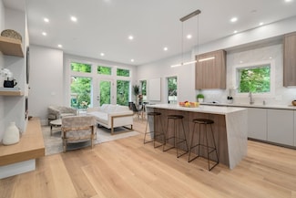 2202 Commonwealth Ave Unit 4, Auburndale, MA 02466