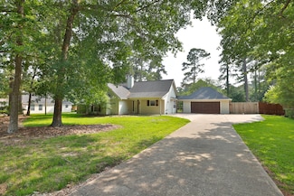 22719 Rainfern Dr, Magnolia, TX 77355