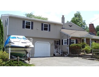 13 Barrows Rd, Worcester, MA 01609