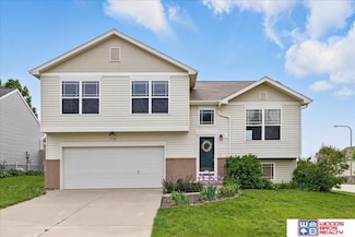 7730 S 161st Terrace, Omaha, NE 68136