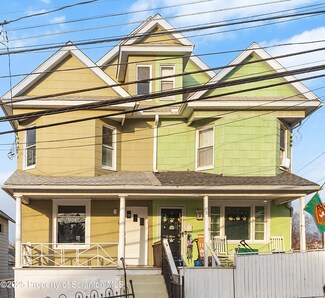 8 E Oak St, Pittston, PA 18640