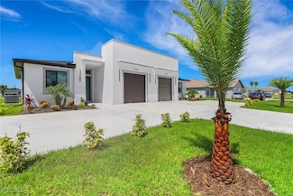 928 NE 8th Place, Cape Coral, FL 33909