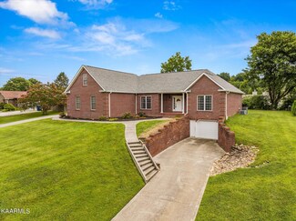 1824 River Shores Dr, Knoxville, TN 37914