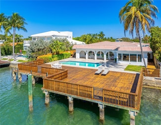 1690 Daytonia Rd, Miami Beach, FL 33141