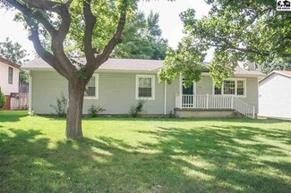 820 Iowa Ave, Pratt, KS 67124