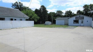 504 E North Ave, Flora, IL 62839