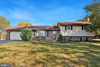 108 Meadowlark Ln, Mohnton, PA 19540