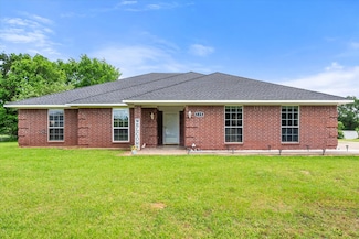 128 Oak St, Fairfield, TX 75840