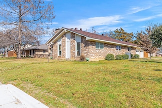2 Easy St, Lake Dallas, TX 75065