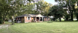 456 Ewing Ln, Nashville, TN 37207