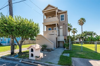 411 29th St, Galveston, TX 77550