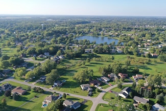 Deer Valley Rd, Lakes of the Four Seasons, IN 46307