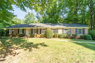 7908 Douglas Dr, Charlotte, NC 28217