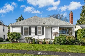 3235 W Viewmont Way W, Seattle, WA 98199