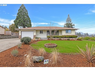 1010 W Luellen Dr, Roseburg, OR 97471