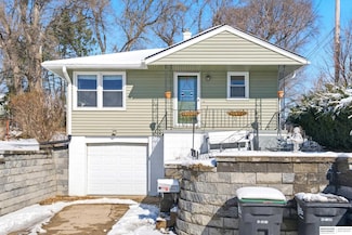 4006 Wright Cir, Omaha, NE 68105