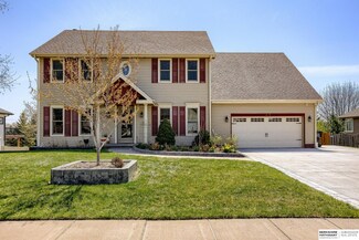 315 Pheasant Run Ln, Papillion, NE 68046