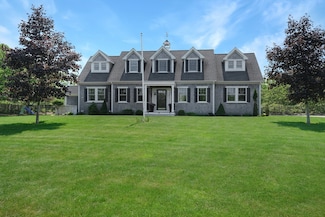 27 Watcha Path, Edgartown, MA 02539