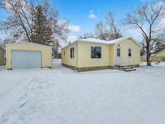 206 Elm St NE, Fertile, MN 56540