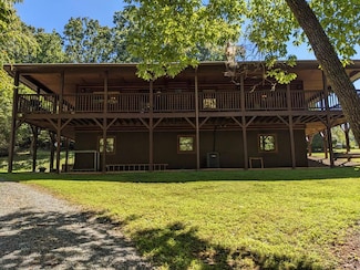 223 Mountain Breezes Dr, Hayesville, NC 28904