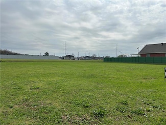 40731,40732,40733 Lake Forest Blvd, New Orleans, LA 70126