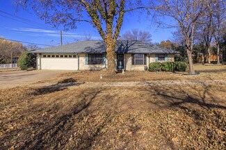 1901 N Cooper St, Arlington, TX 76011