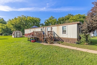 8779 Country View Dr NW, Sparta, MI 49345