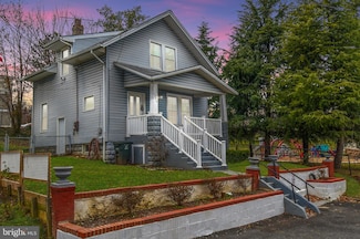 2424 S Kenmore St, Arlington, VA 22206