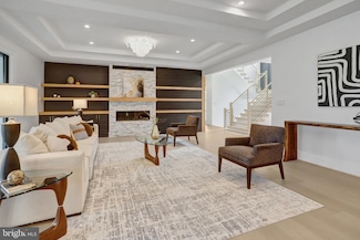 6820 Broyhill St, McLean, VA 22101