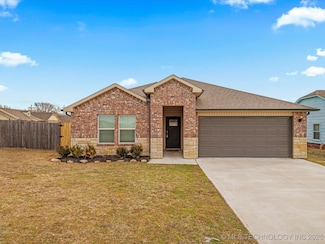 2004 Harriman Cir, Bartlesville, OK 74006